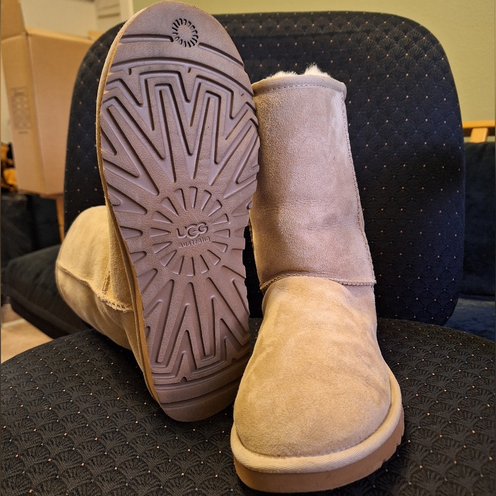 Ugg Classic Short II Mustard Seed